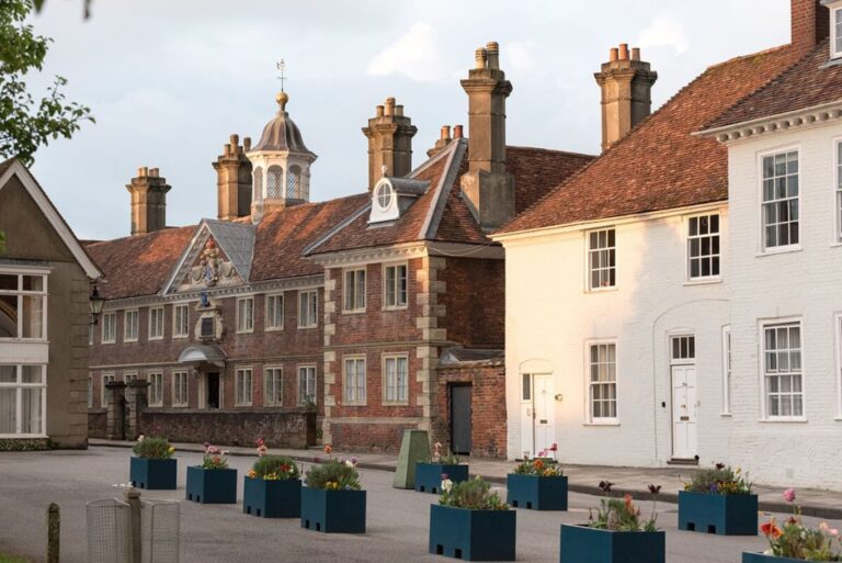 Myddelton Major