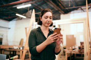 Carpenter looking for customers online